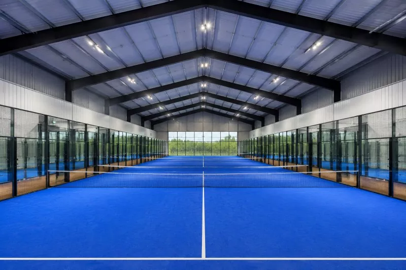 Steel Ncej Sab Hauv Tsev Padel Tsev Hais Plaub Siv